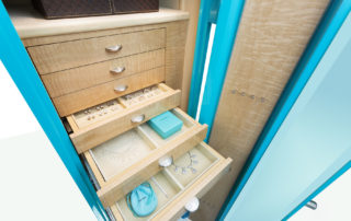 jewelry safe interior 01