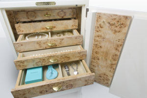 Gem 2418 jewelry safe