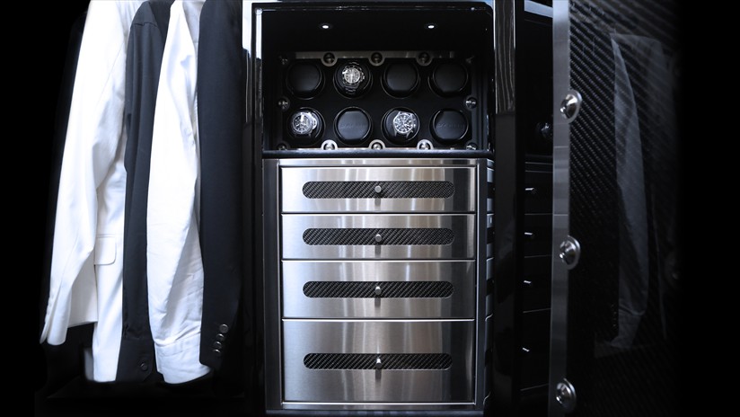4018_Man_Safe_Slideshow_full frontal chrome no logo